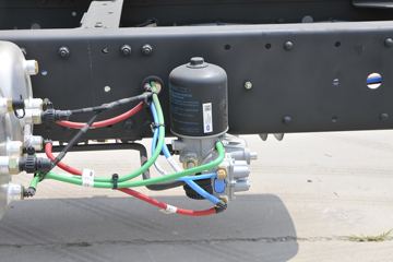 һ����� J6L�п� �ʻݰ��� 240���� 4X2 7.7����ʽ�ػ���(CA5180XXYP62K1L5E5)ͼƬ