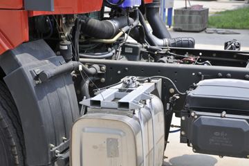 һ����� J6L�п� �ʻݰ��� 240���� 4X2 7.7����ʽ�ػ���(CA5180XXYP62K1L5E5)ͼƬ