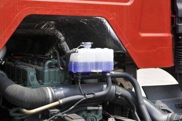 һ����� J6L�п� �ʻݰ��� 240���� 4X2 7.7����ʽ�ػ���(CA5180XXYP62K1L5E5)ͼƬ