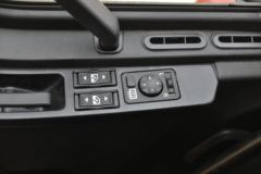 一汽解放 J6L中卡 质惠版 240马力 6X2 7.2米仓栅式载货车(CA5250CCYP62K1L5T3E5)