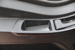 一汽解放 J6L中卡 质惠版 240马力 6X2 7.2米仓栅式载货车(CA5250CCYP62K1L5T3E5)