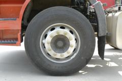 一汽解放 J6L中卡 质惠版 240马力 6X2 7.2米仓栅式载货车(CA5250CCYP62K1L5T3E5)