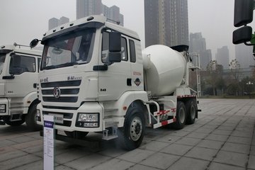 陕汽重卡 德龙新M3000 270马力 6X4 5.7方混凝土搅拌车(中集牌)(ZJV5251GJBJMSX)
