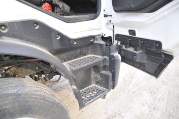 �������ó� ���KR 245���� 4X2 8����ʽ�ػ���(�߶�)ͼƬ