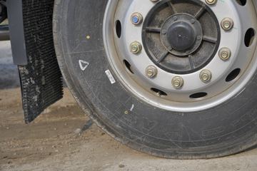 �������ó� ���KR 245���� 4X2 8����ʽ�ػ���(�߶�)ͼƬ
