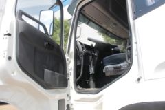 东风商用车 天龙VL 420马力 8X4 9.35米畜禽运输车(程力威牌)(CLW5310CCQD5)