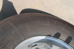 东风商用车 天龙VL 420马力 8X4 9.35米畜禽运输车(程力威牌)(CLW5310CCQD5)