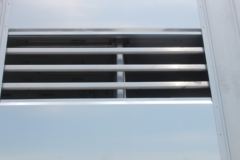 东风商用车 天龙VL 420马力 8X4 9.35米畜禽运输车(程力威牌)(CLW5310CCQD5)