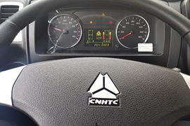 先锋&nbsp;清障车驾驶室图片