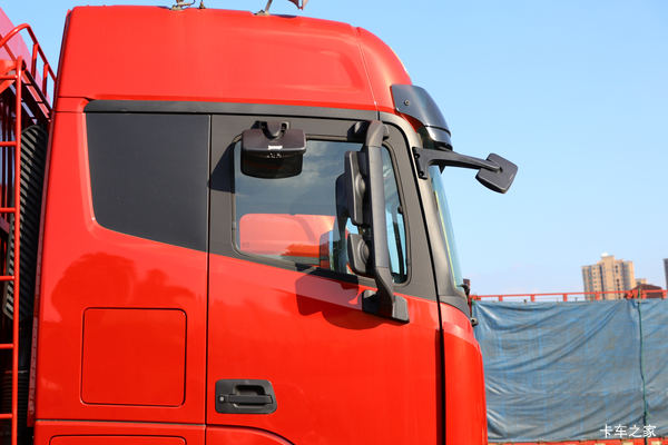 欧曼EST载货车限时促销中 优惠0.5万