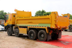 上汽红岩 新金刚M500 复合版 350马力 8X4 5.6米自卸车(CQ3316HTVG276LA) 上汽红岩 新金刚M500 复合版 350马力 8X4 5.6米自卸车(CQ3316HTVG276LA)