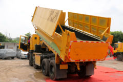 上汽红岩 新金刚M500 复合版 350马力 8X4 5.6米自卸车(CQ3316HTVG276LA) 上汽红岩 新金刚M500 复合版 350马力 8X4 5.6米自卸车(CQ3316HTVG276LA)