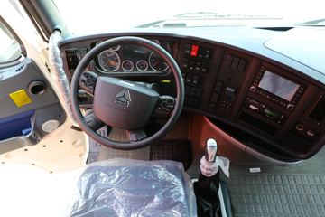 �й����� HOWO T7H�ؿ� 440���� 4X2ǣ����(16��)(ZZ4187V361HE1K)ͼƬ
