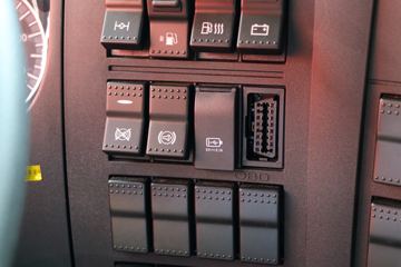 �й����� HOWO T7H�ؿ� 440���� 4X2ǣ����(16��)(ZZ4187V361HE1K)ͼƬ