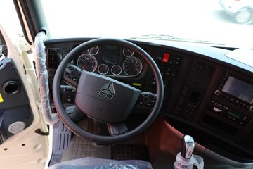 �й����� HOWO T7H�ؿ� 440���� 4X2ǣ����(16��)(ZZ4187V361HE1K)ͼƬ