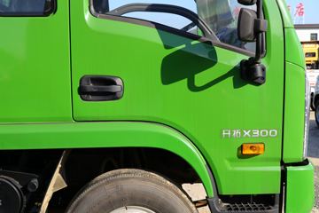 Ծ�� ����X300 ������ 110���� 4X2 3.3����ж��ͼƬ