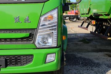 Ծ�� ����X300 ������ 110���� 4X2 3.3����ж��ͼƬ