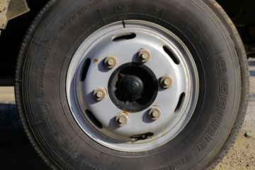 Ծ�� ����X300 ������ 110���� 4X2 3.3����ж��ͼƬ