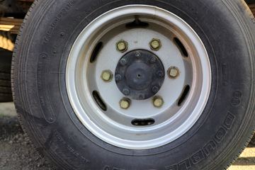 Ծ�� ����X300 ������ 110���� 4X2 3.3����ж��ͼƬ