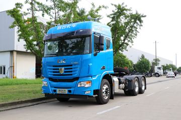 联合卡车 U400重卡 400马力 6X4 油电混动牵引车