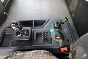 ���Ͽ��� U400�ؿ� 400���� 6X4 �͵�춯ǣ����ͼƬ