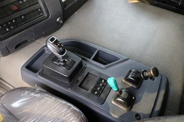 ���Ͽ��� U400�ؿ� 400���� 6X4 �͵�춯ǣ����ͼƬ