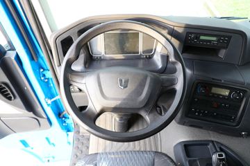 ���Ͽ��� U400�ؿ� 400���� 6X4 �͵�춯ǣ����ͼƬ