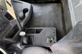 联合U系&nbsp;自卸车驾驶室                                               图片