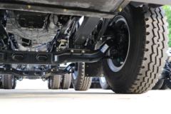 联合卡车 U350重卡 350马力 8X4 自卸车底盘(国六)