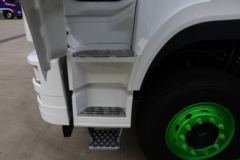 联合卡车 UX380重卡 380马力 8X4 LNG自卸车(国六)