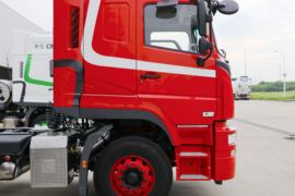 联合UX系&nbsp;牵引车外观                                                图片