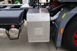 联合UX系&nbsp;牵引车底盘                                                图片