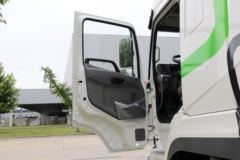 联合卡车 UX400重卡 400马力 6X4 LNG牵引车(国六)(QCC4253N664M)