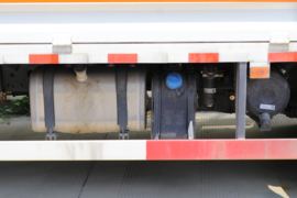 虎V&nbsp;爆破器材运输车底盘图片