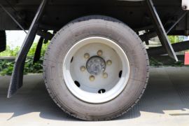 虎V&nbsp;爆破器材运输车底盘图片