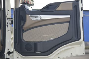 �й����� HOWO TX�ؿ� 430���� 6X4 ǣ����(ZZ4257V324GE1)ͼƬ