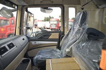 �й����� HOWO TX�ؿ� 430���� 6X4 ǣ����(ZZ4257V324GE1)ͼƬ