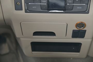 �й����� HOWO TX�ؿ� 430���� 6X4 ǣ����(ZZ4257V324GE1)ͼƬ