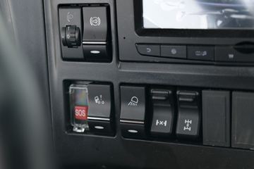 �й����� HOWO TX�ؿ� 430���� 6X4 ǣ����(ZZ4257V324GE1)ͼƬ