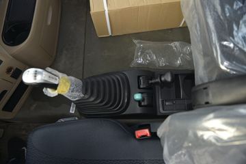 �й����� HOWO TX�ؿ� 430���� 6X4 ǣ����(ZZ4257V324GE1)ͼƬ