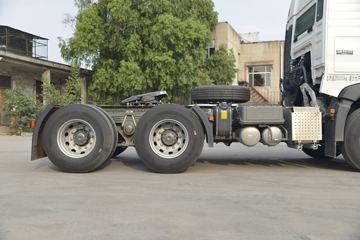 �й����� HOWO TX�ؿ� 430���� 6X4 ǣ����(ZZ4257V324GE1)ͼƬ