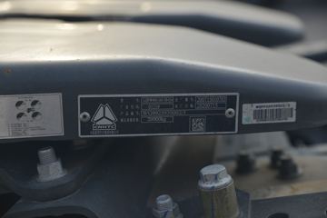 �й����� HOWO TX�ؿ� 430���� 6X4 ǣ����(ZZ4257V324GE1)ͼƬ