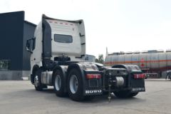 中国重汽 HOWO T7H重卡 430马力 6X4危险品牵引车(ZZ4257V324HE1W)