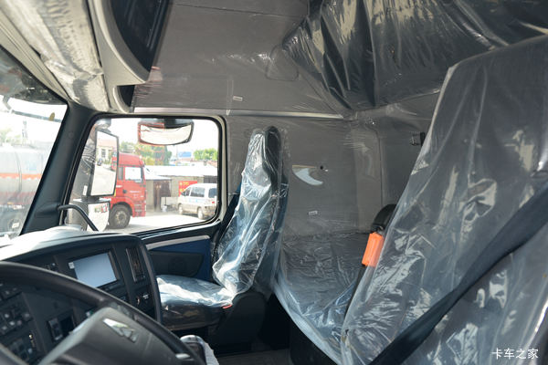 优惠0.5万 上海HOWO T7H牵引车火热促销中 优惠0.5万 上海HOWO T7H牵引车火热促销中