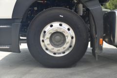 中国重汽 HOWO T7H重卡 430马力 6X4危险品牵引车(ZZ4257V324HE1W)