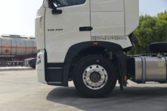 中国重汽 HOWO T7H重卡 430马力 6X4危险品牵引车(ZZ4257V324HE1W)
