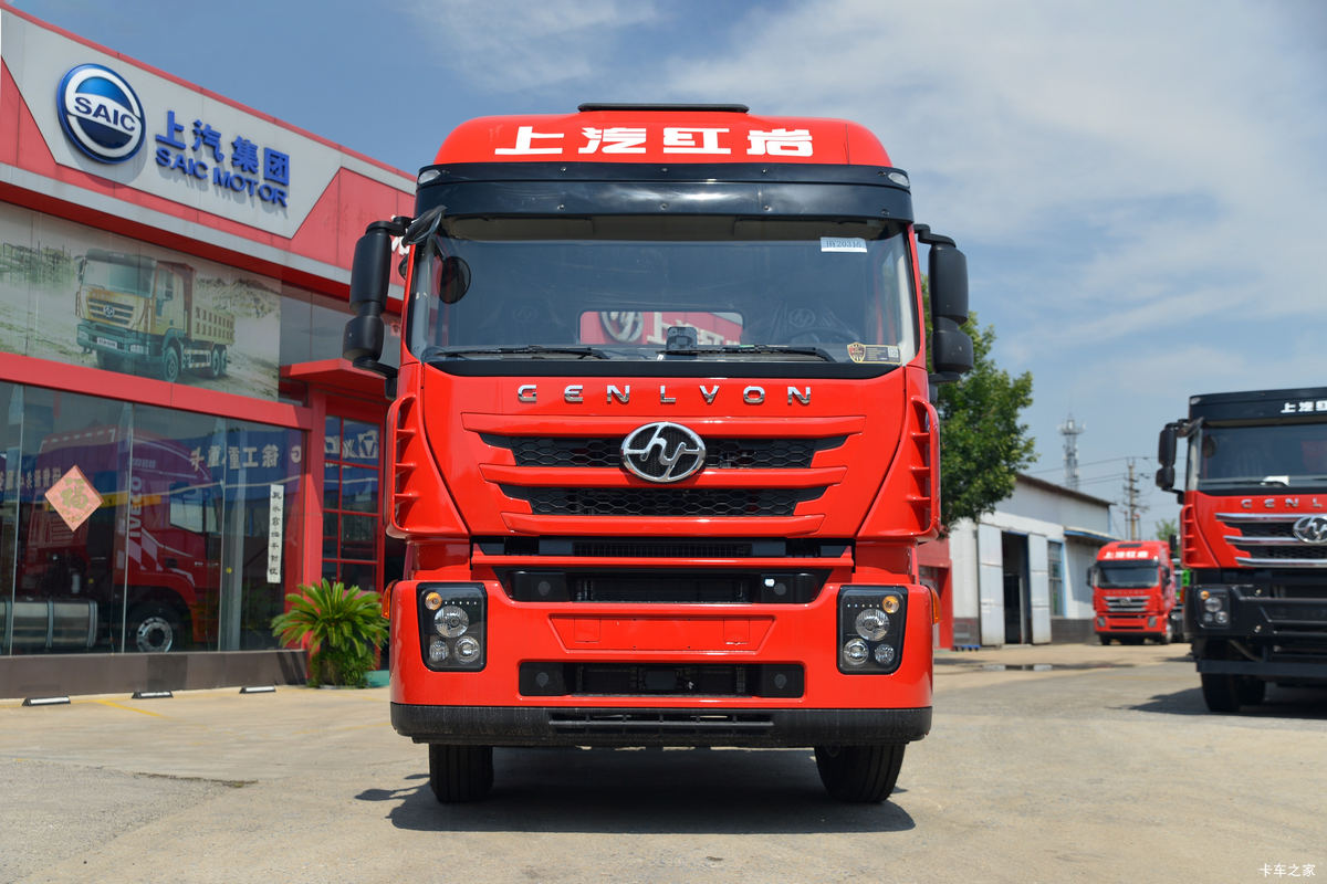 上汽红岩 杰狮M500重卡 390马力 4X2牵引车