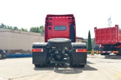 上汽红岩 杰狮C500重卡 430马力 6X4 AMT自动挡牵引车(CQ4256HYVG334B)