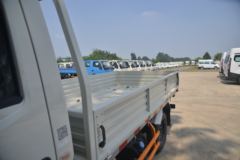 江铃 顺达窄体 116马力 3.1米单排栏板轻卡(JX1041TA25) 江铃 顺达窄体 116马力 3.1米单排栏板轻卡(JX1041TA25)