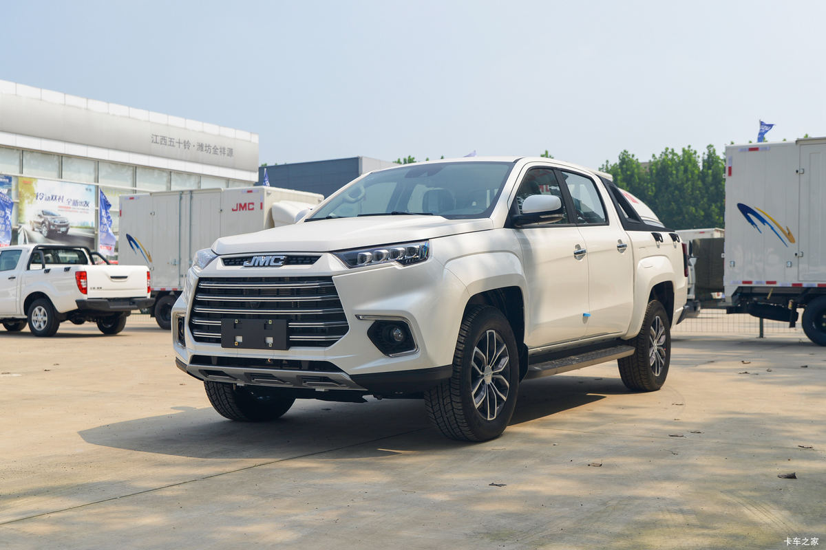 江铃 域虎9 2020款 舒享型 2.0T柴油 141马力 8挡自动 四驱 双排皮卡